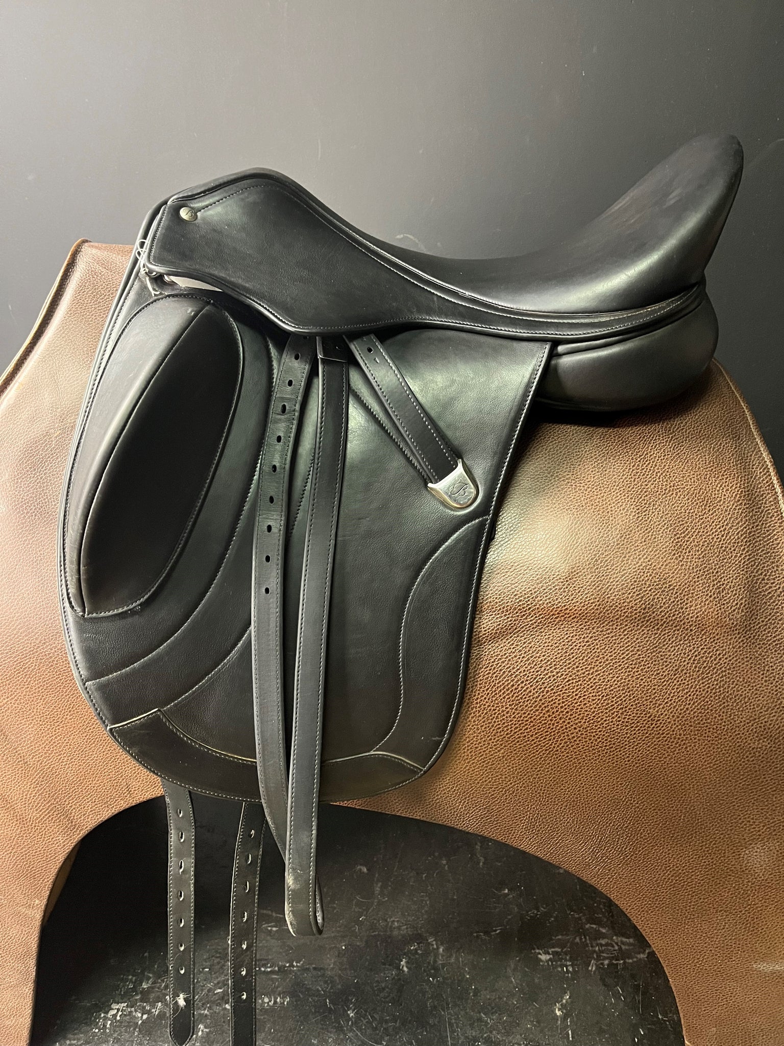 Bates Innova Dressage Saddle size 2 17.5-18" - ID:2167E