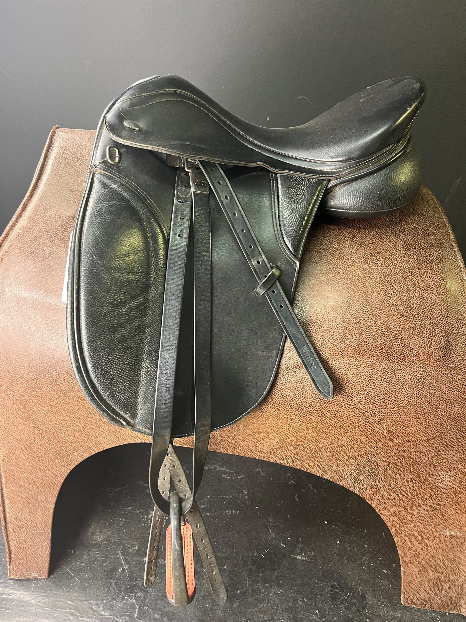 Thorowgood Dressage Saddle 17.5" ID:2178I