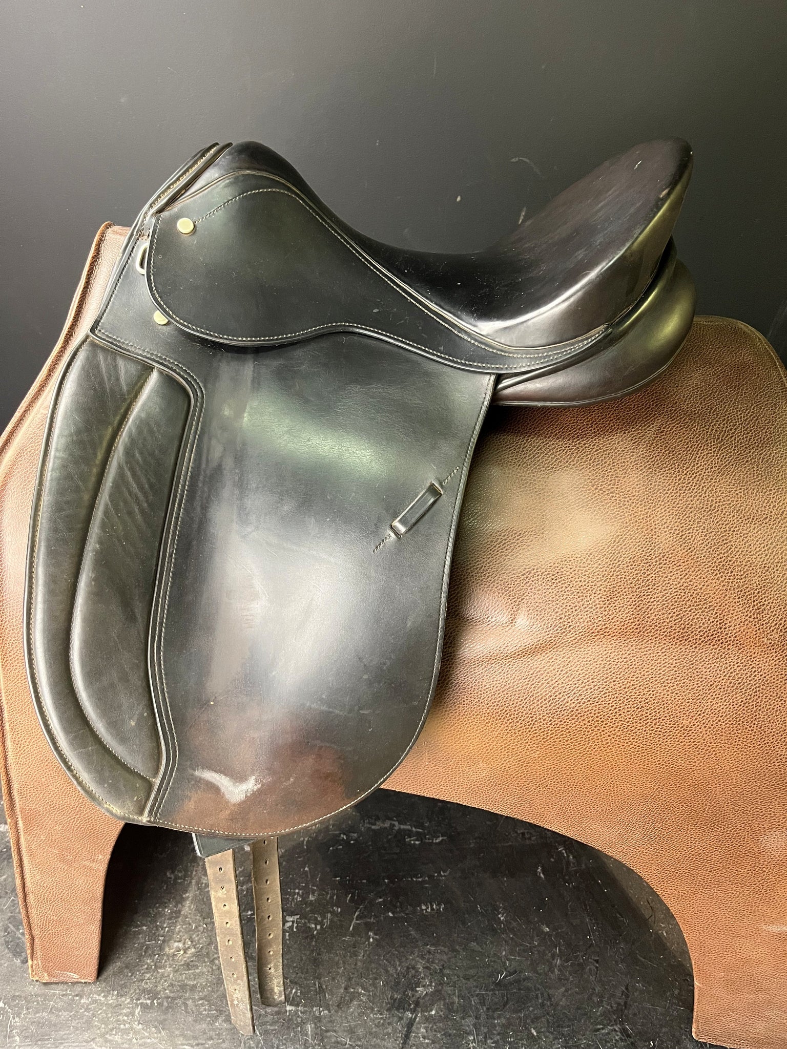 Peter Nelson Dressage Saddle 16.5" ID:2194P