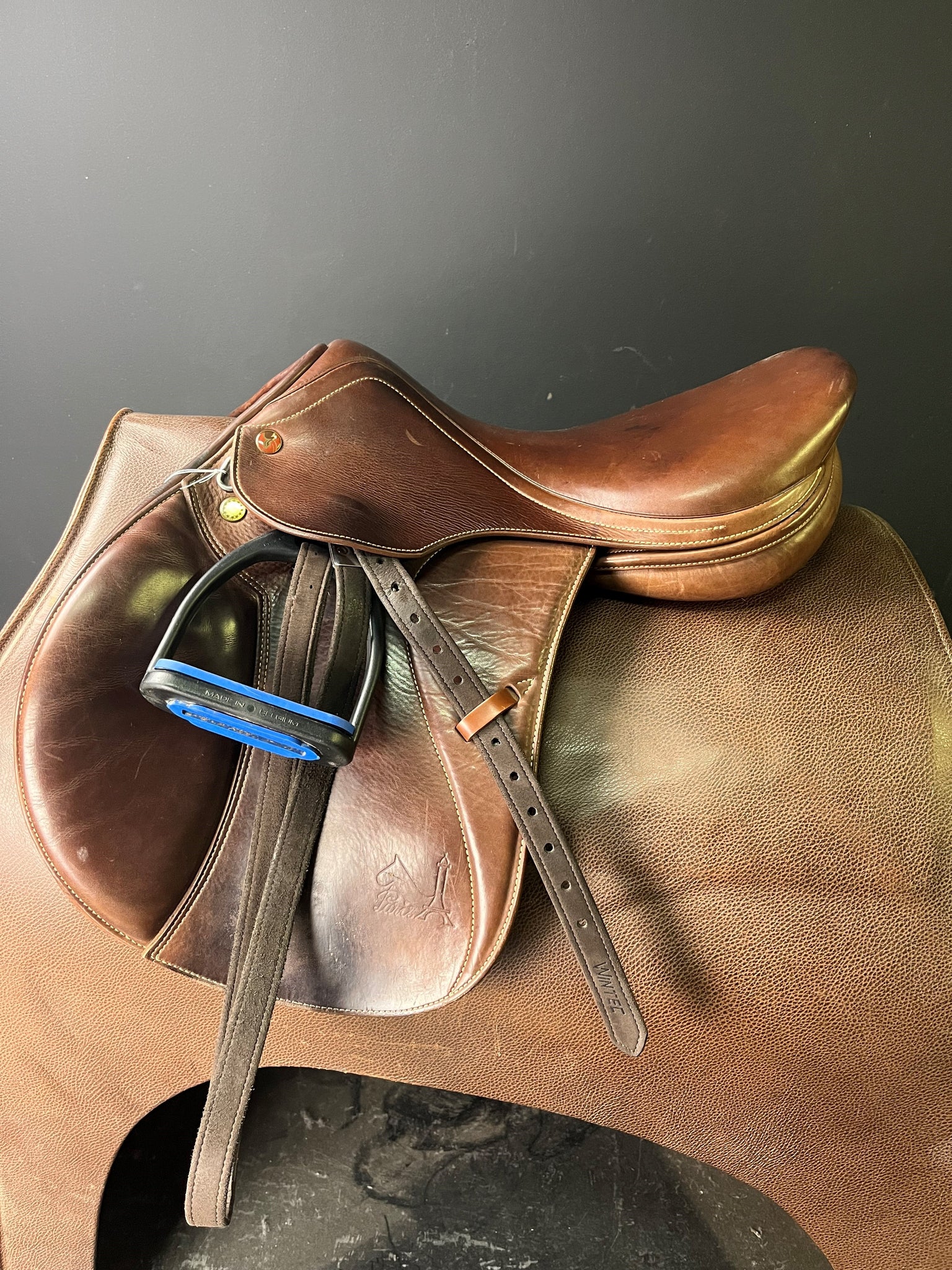 Prestige Paris Jump Saddle 16" ID:2204N