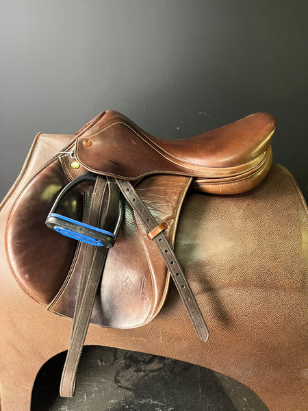 Prestige Paris Jump Saddle 16" ID:2204N