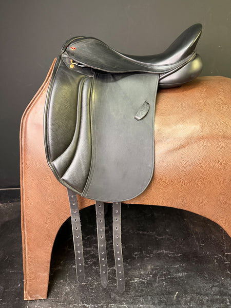 Albion Dressage Saddle 16.5'' - ID:2266L