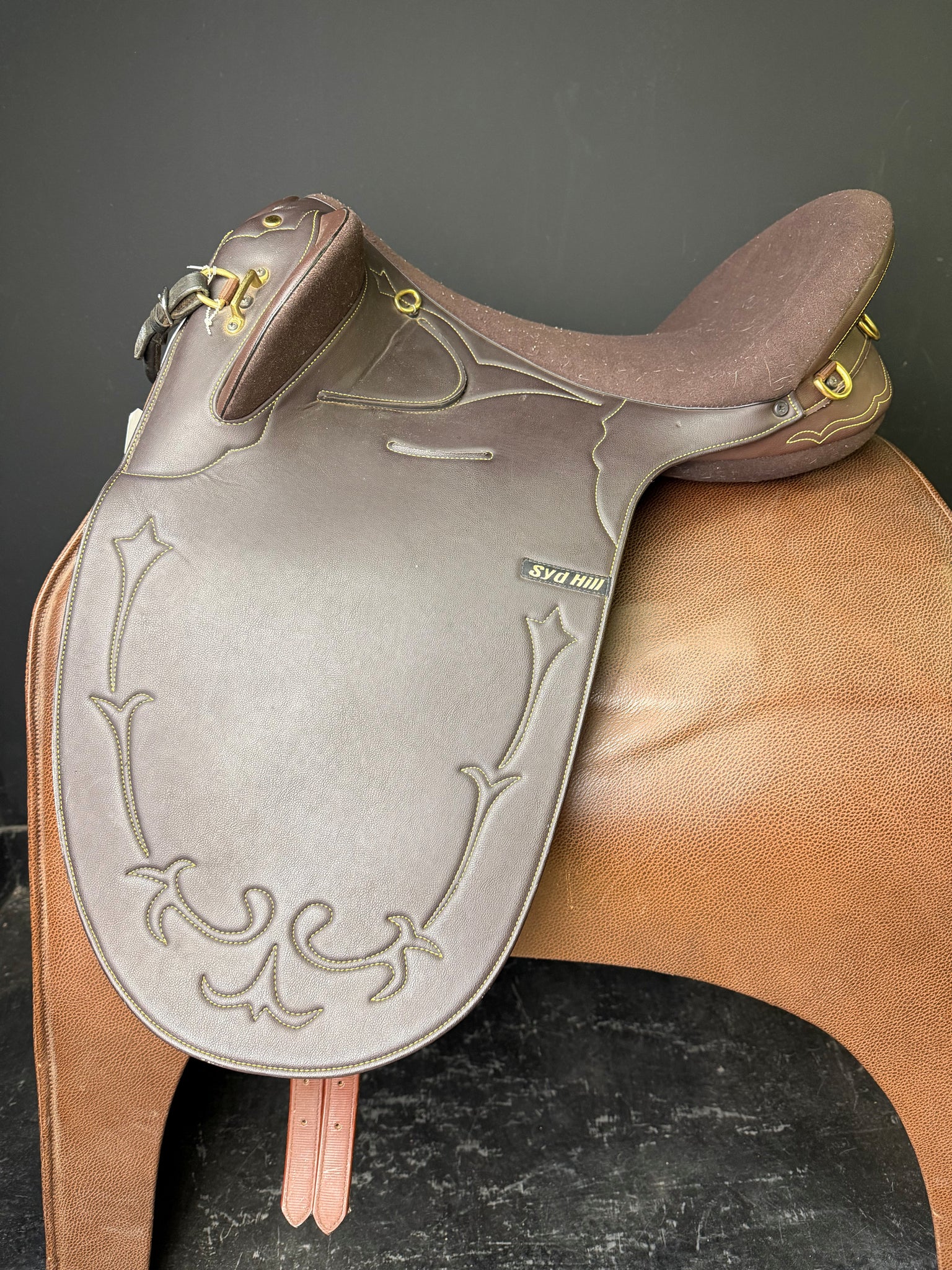 Syd Hill Synthetic Stock Saddle 17'' ID:2269N