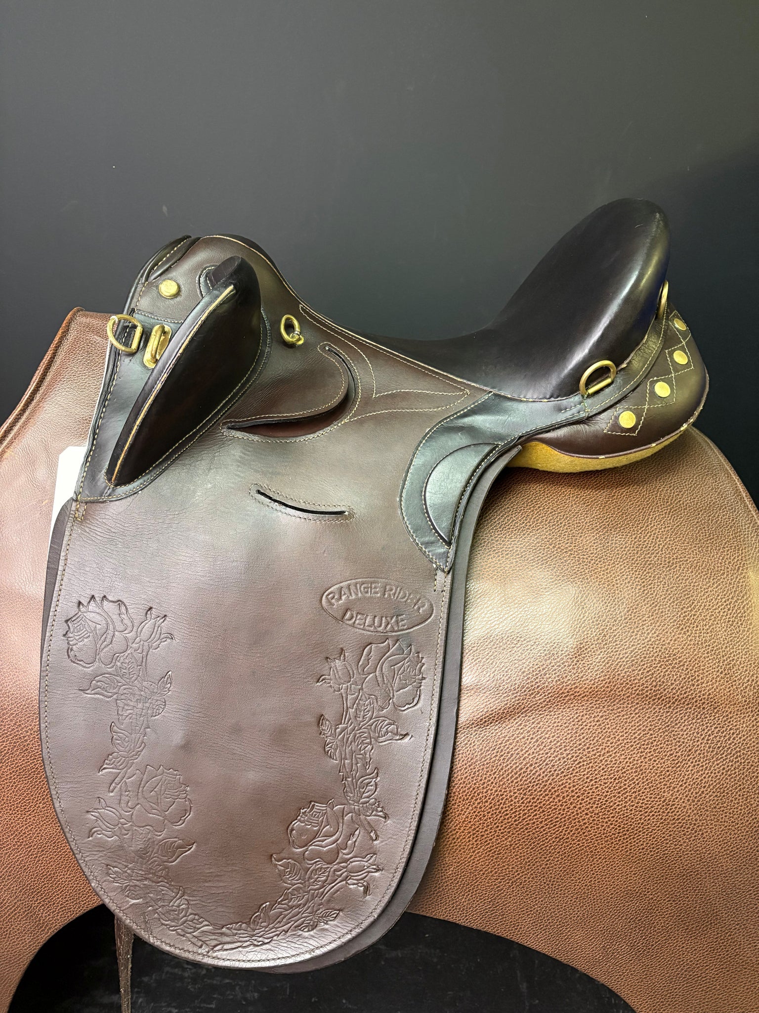 Ranger Rider Deluxe Stock Saddle 15.5'' - ID:2270L