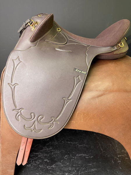 Syd Hill Synthetic Stock Saddle 17'' ID:2289M