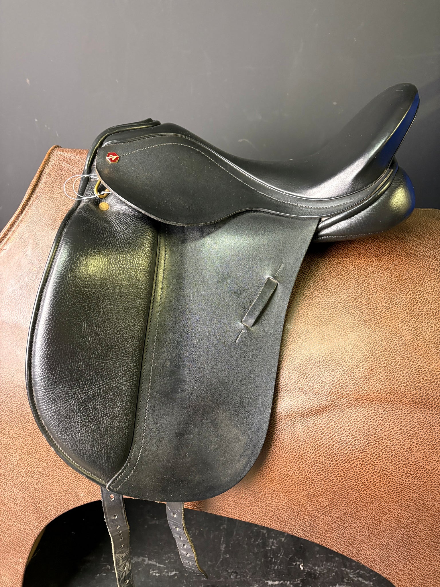 Albion K2 Genesis Dressage Saddle 16''- ID:2300S
