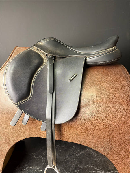 Wintec 500 Jumping Saddle 17'' - ID:2242L